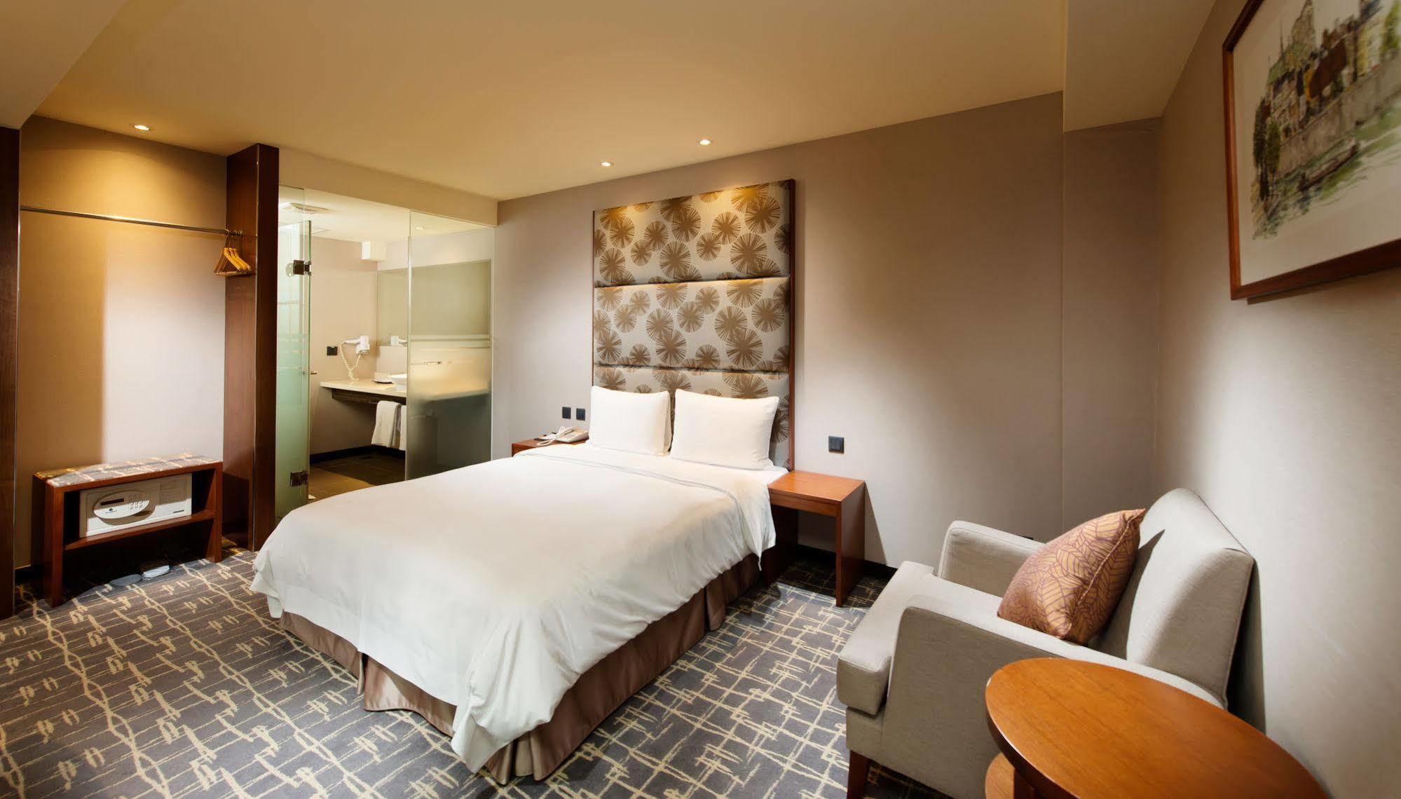 Rich & Free Hotel - Kaifeng 富逸旅趣-北車開封館 Taipei Eksteriør bilde