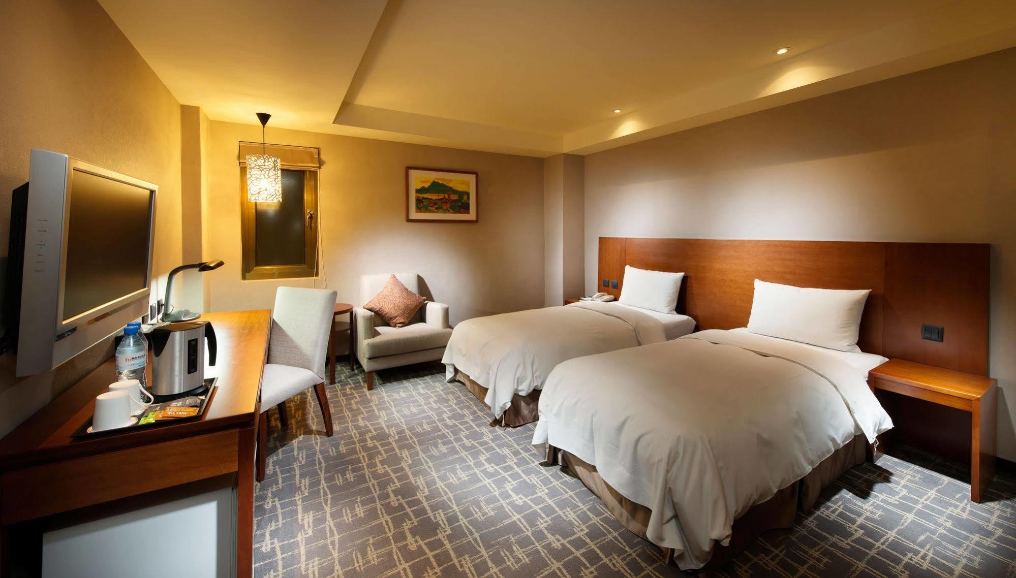 Rich & Free Hotel - Kaifeng 富逸旅趣-北車開封館 Taipei Eksteriør bilde