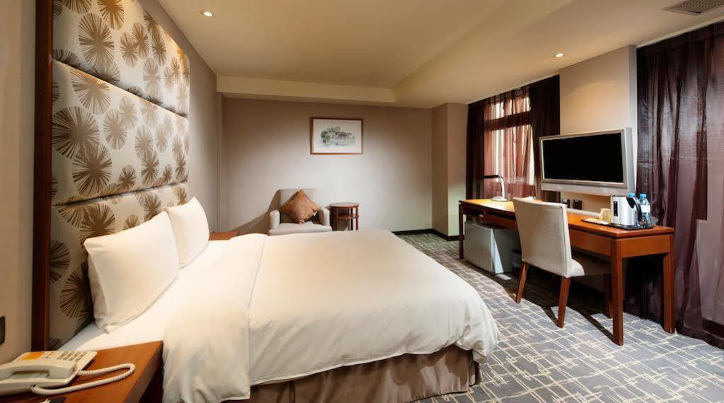 Rich & Free Hotel - Kaifeng 富逸旅趣-北車開封館 Taipei Eksteriør bilde